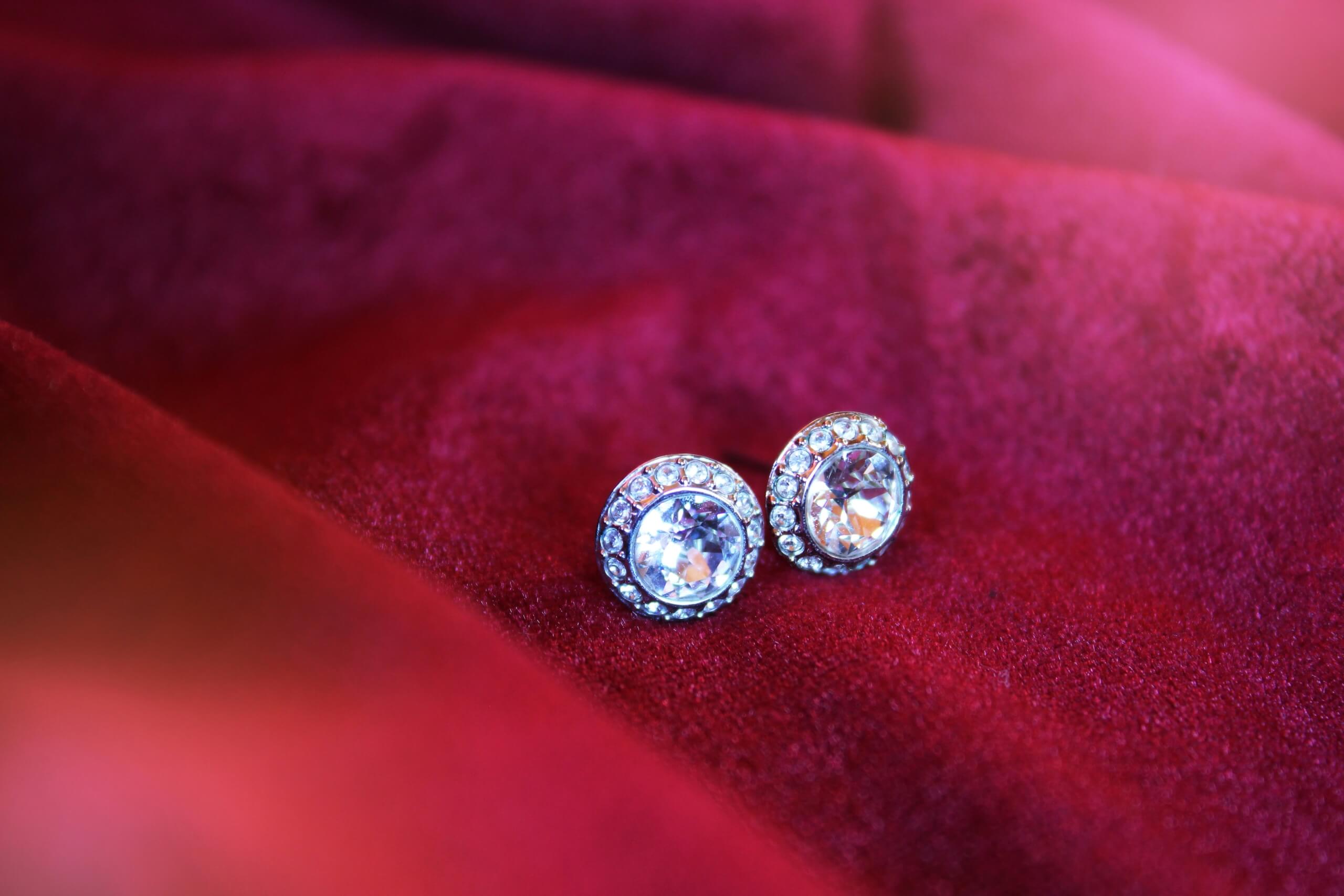 Valentine's Day Jewelry Gift Guide diamond earrings