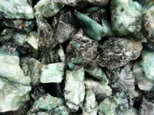 Best Crystal Types - Raw Emerald