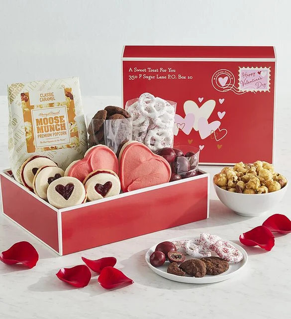 Valentine’s Day gift boxes 