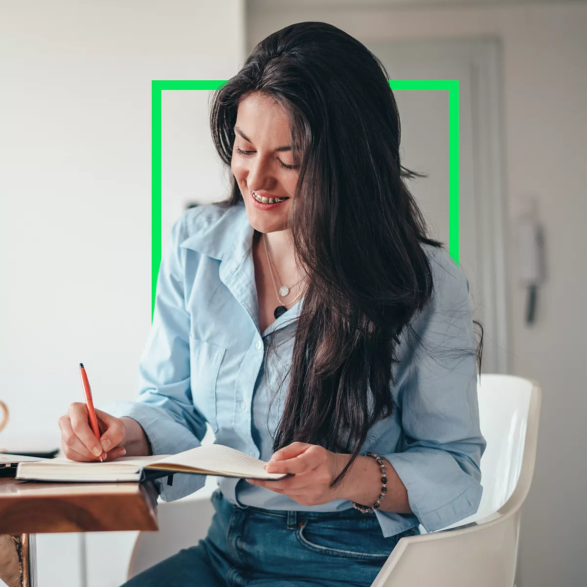 woman filing her taxes ways to file taxes