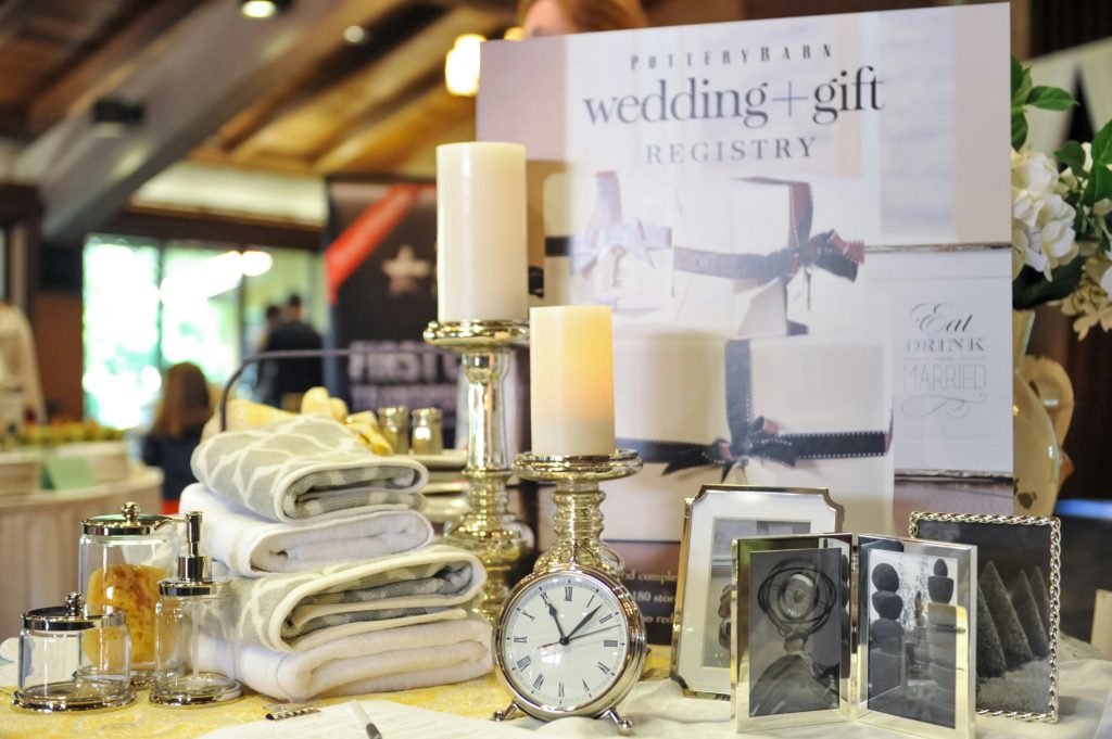 how to build a wedding registry