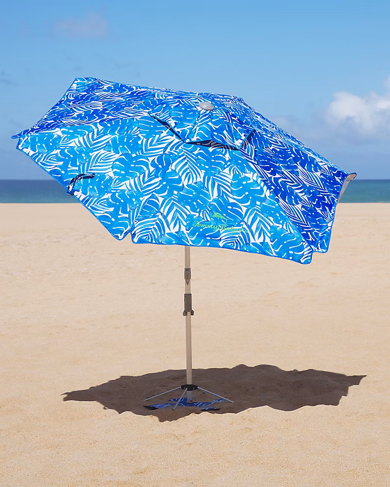 umbrella on the beach protect skin from sun damage
