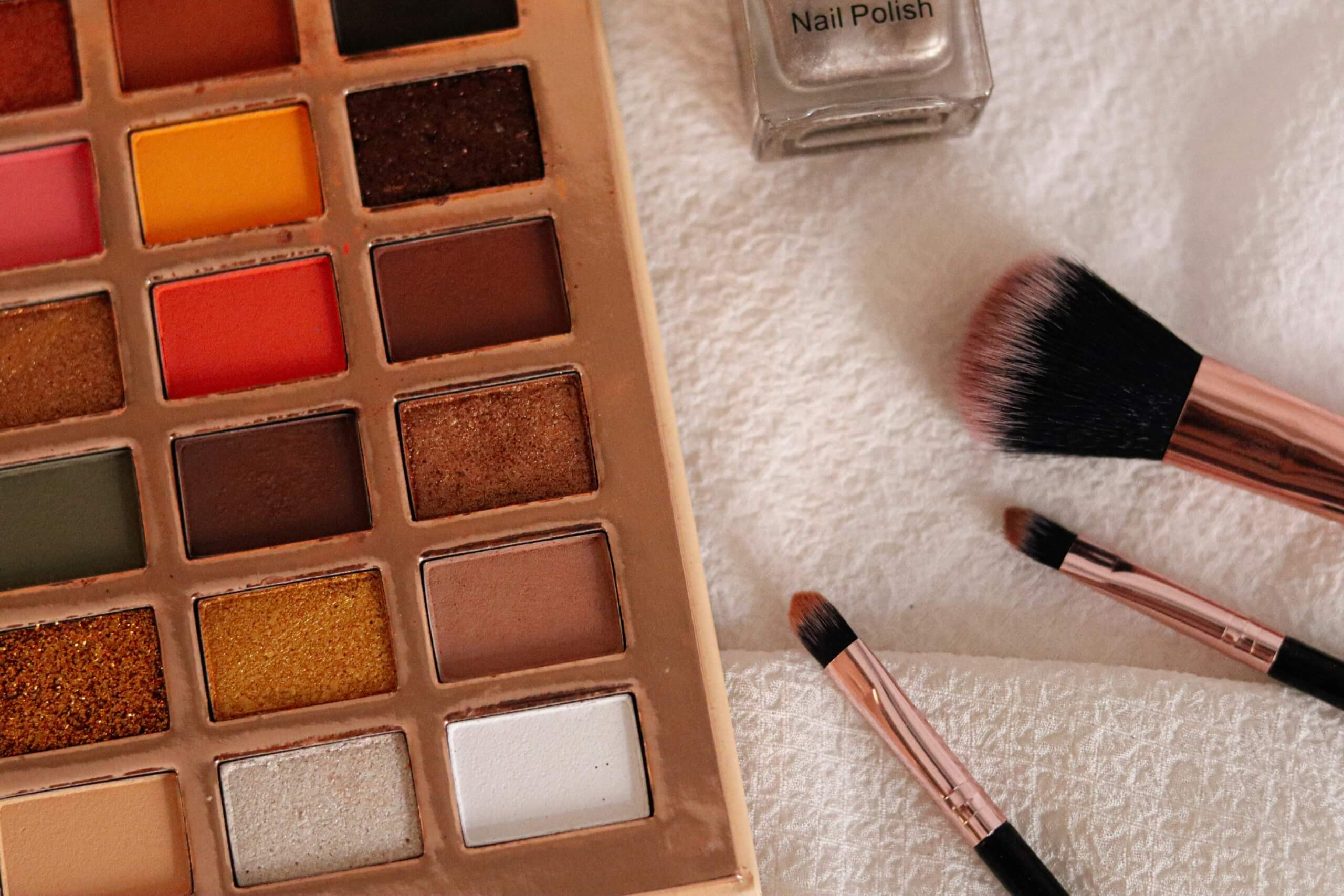 makeup eyeshadow palette fall beauty trends 2026