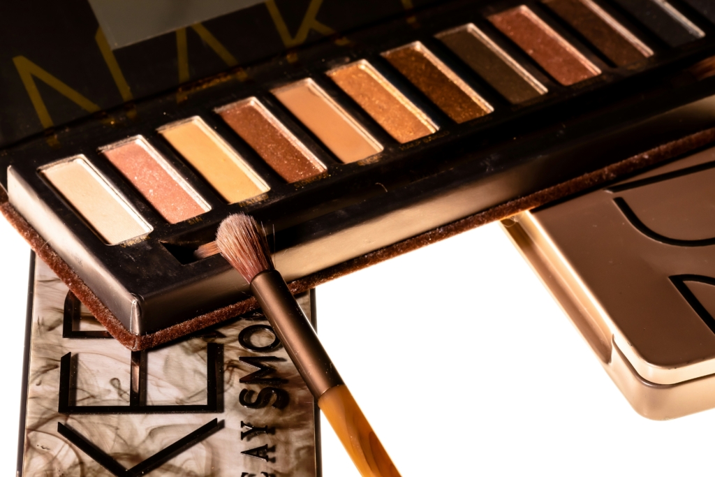makeup eyeshadow palette fall beauty trends 2026