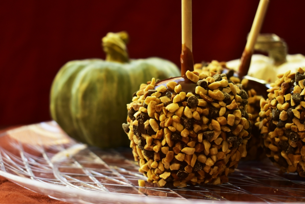candy apples halloween party food ideas
