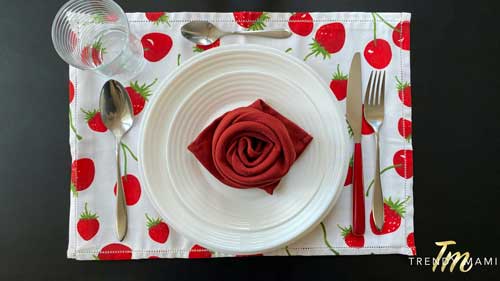 Here are four different ways to fold napkins that will elevate your dinner setting and wow all your guests!