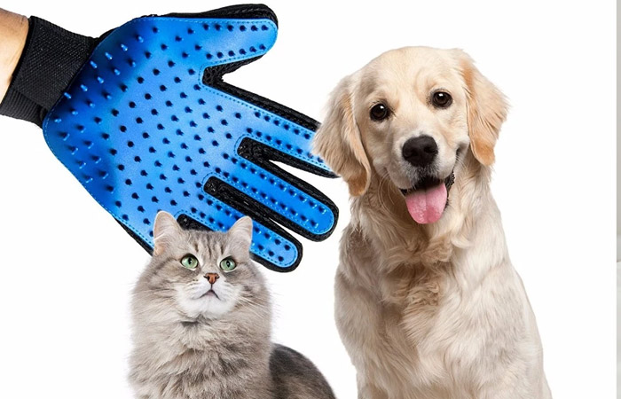 Gifts for Pets - Deshedding Glove