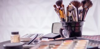 akeup Brush on Black Container - gifts for makeup lovers