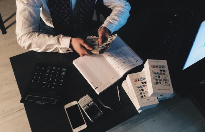 Accountant Counting Money - entry level accounting jobs