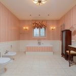 Bathroom with Bathtub - wallpaper bathroom ideas