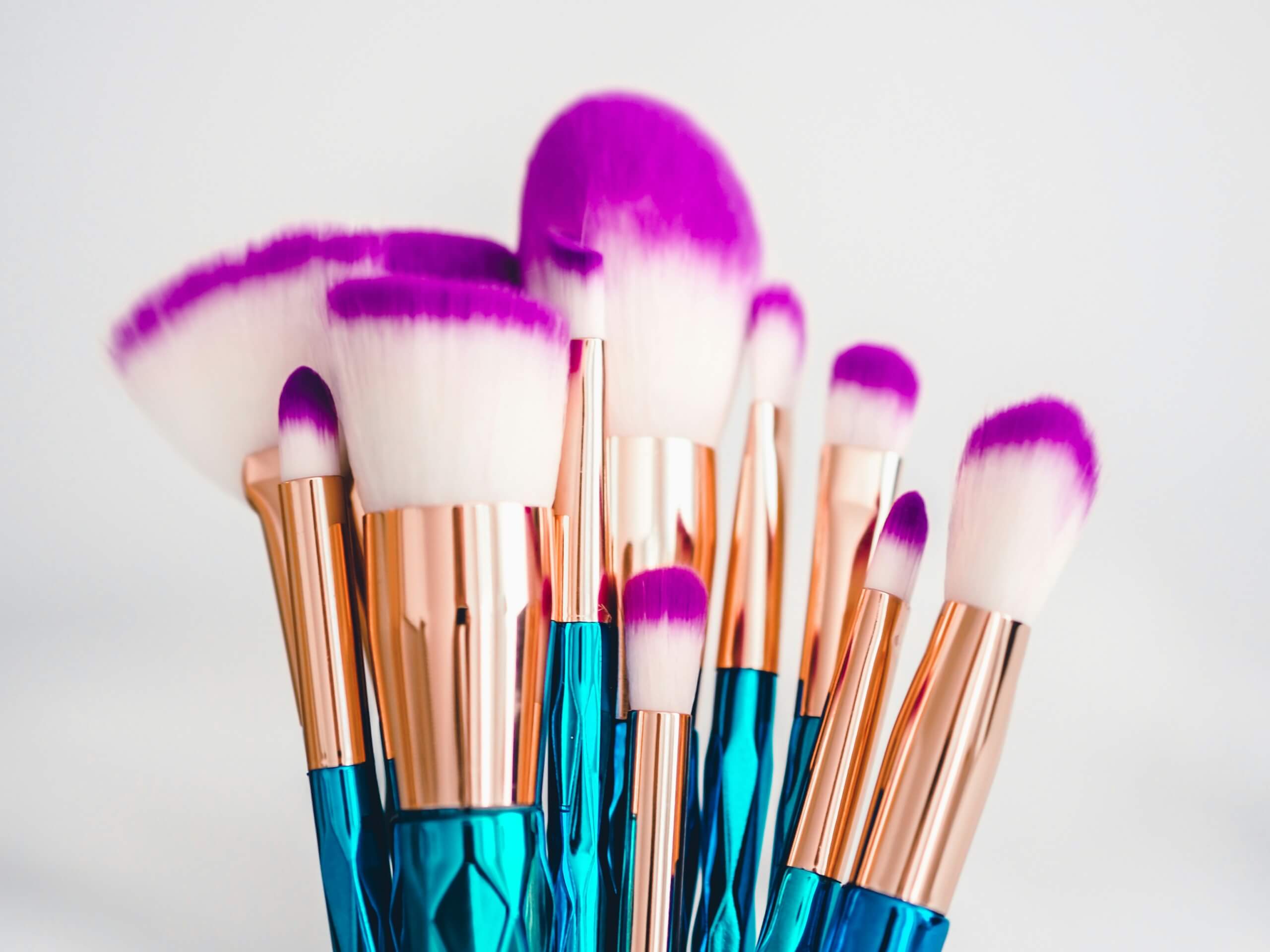 makeup brushes setting powder vs finishing powder