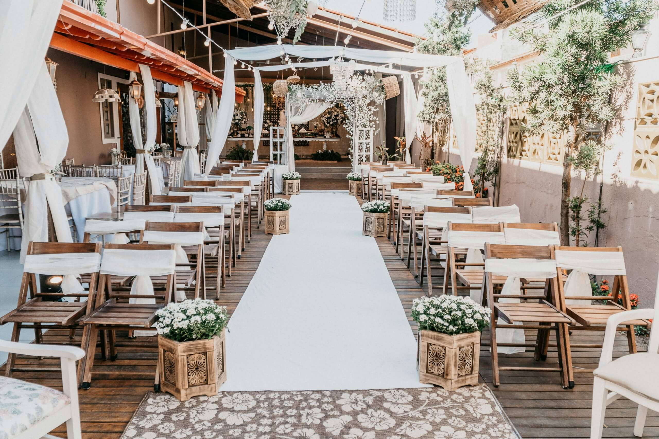 cohesive wedding look - wedding aisle outside