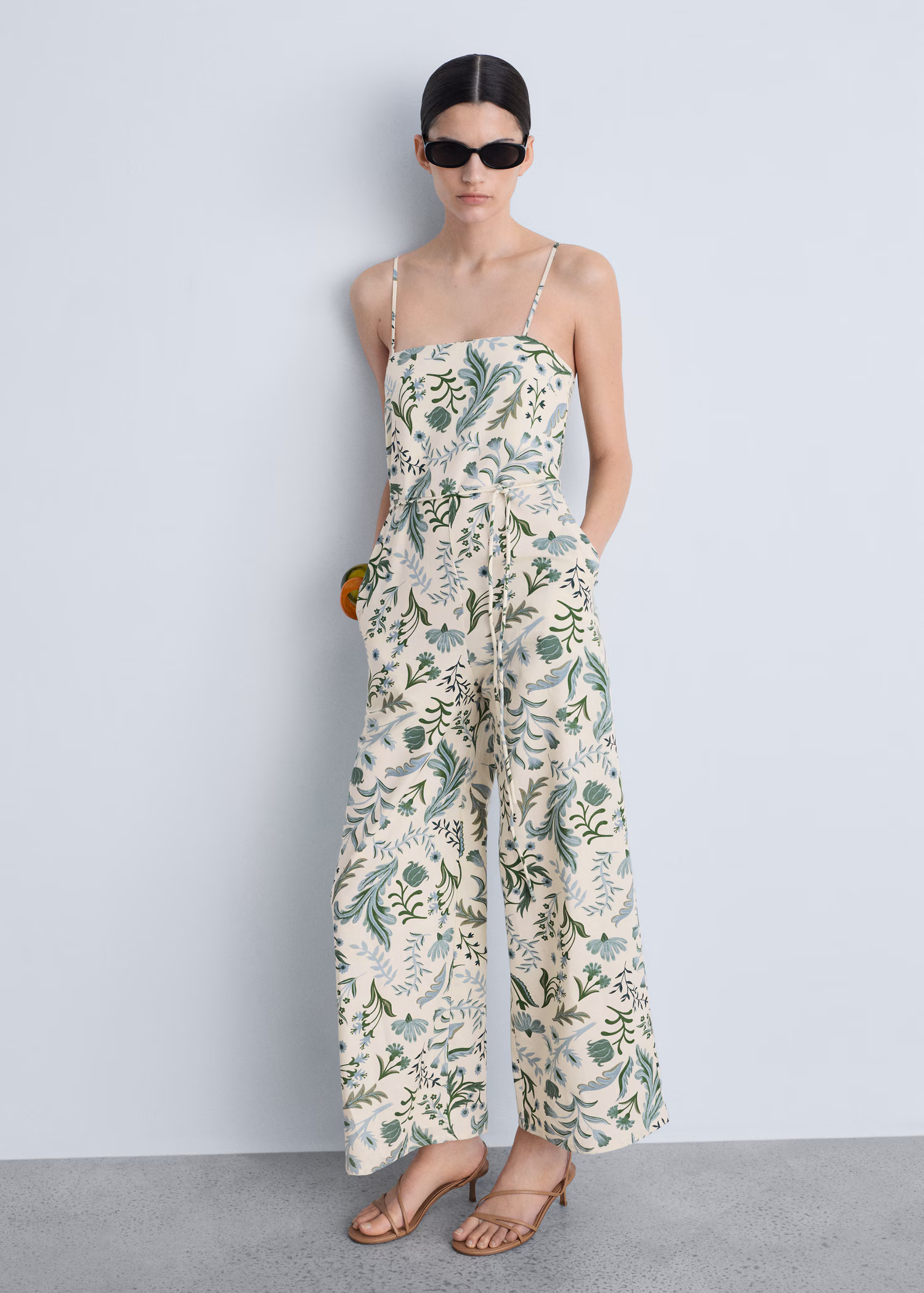 summer capsule wardrobe - jumpsuit