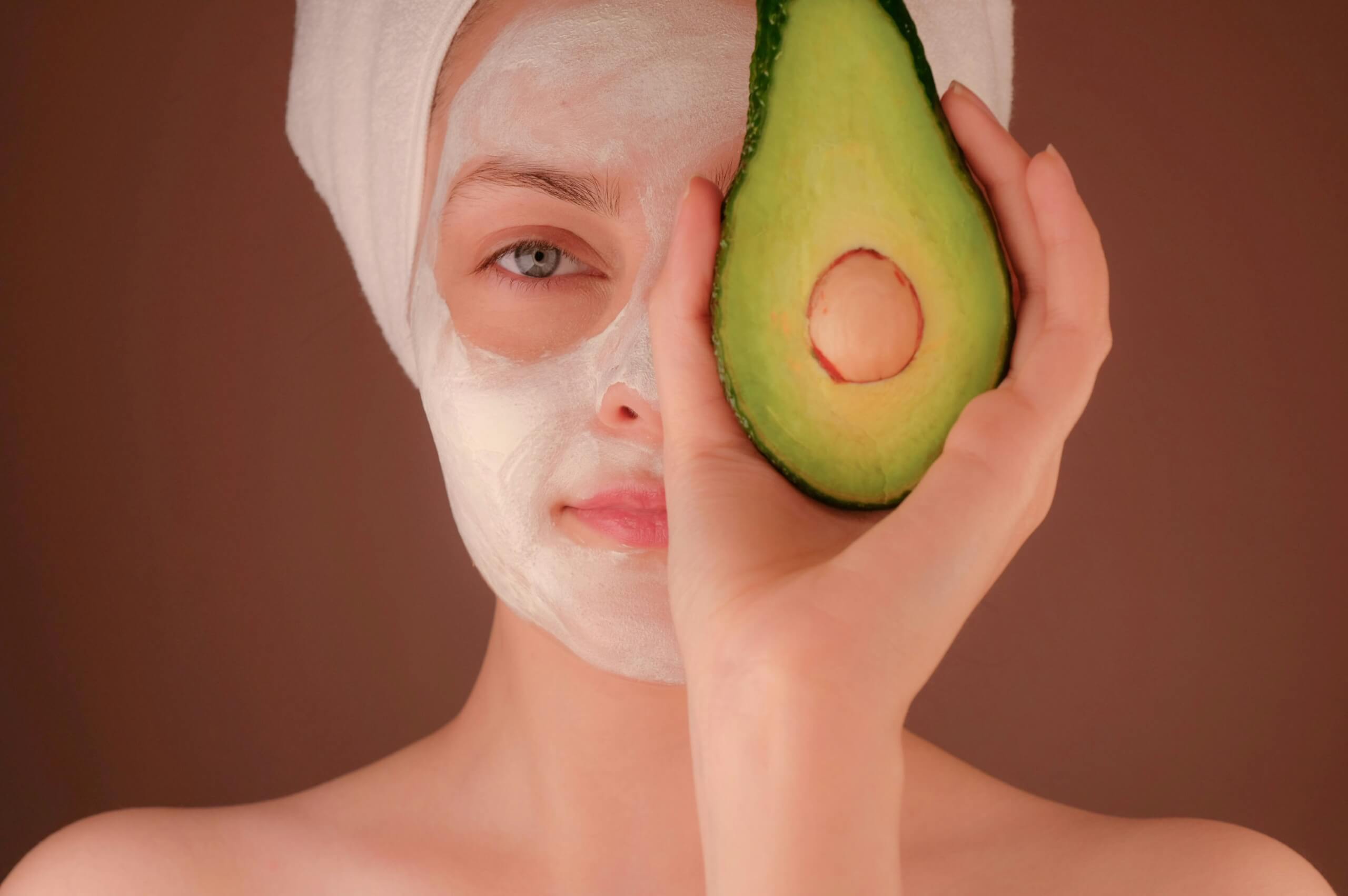 skin mapping - lady doing skin care