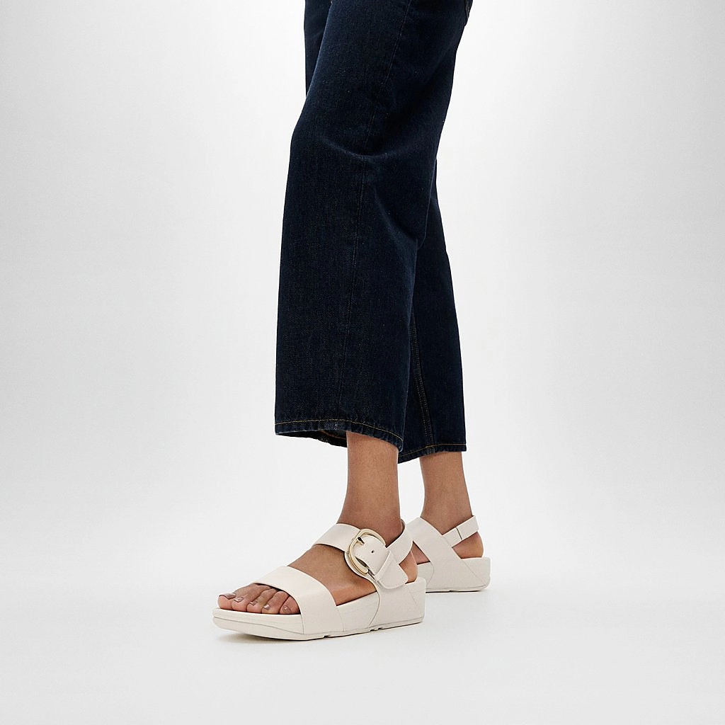 summer capsule wardrobe - sandals