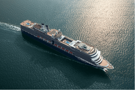 Cruise ship 