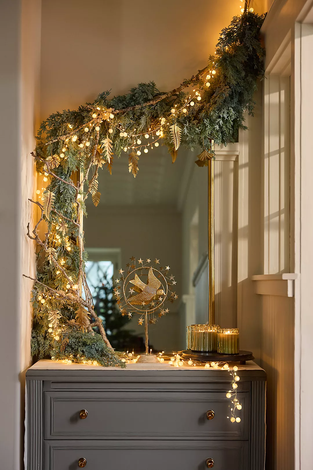 neutral christmas decorations