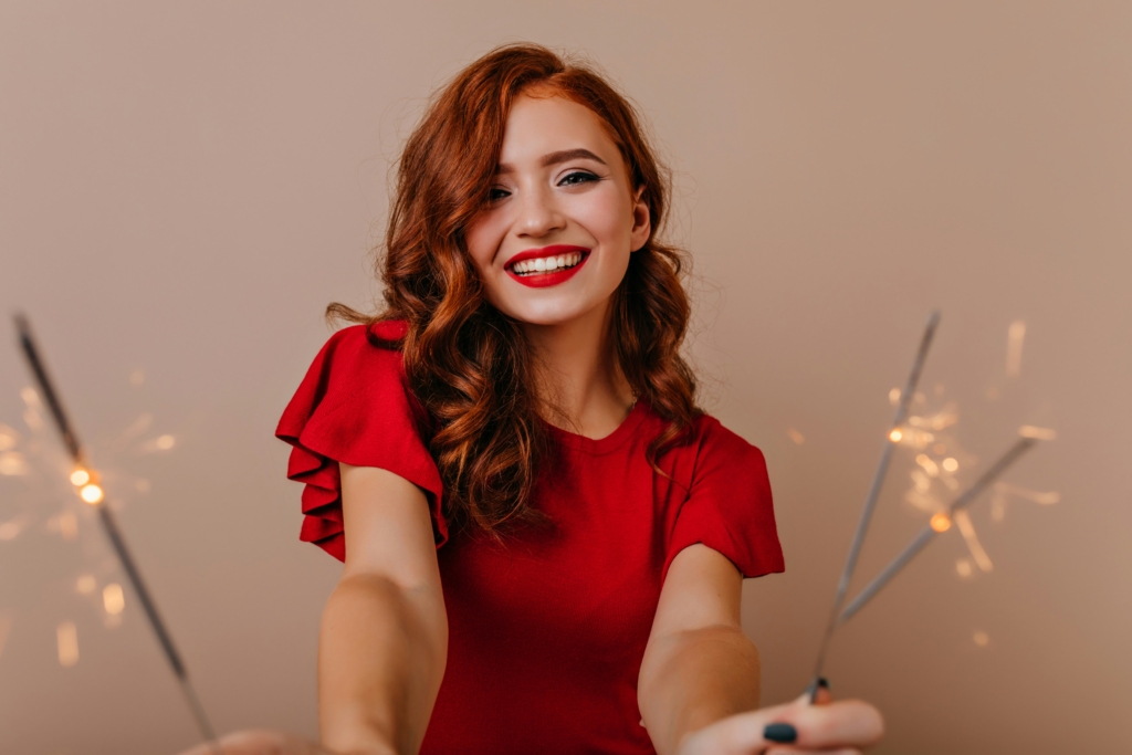 Trendy 4th of July Outfits woman with sparkler